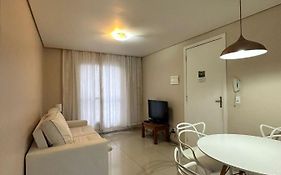 Apartamento Tranquilo Próximo ao Aeroporto. Sem taxa de limpeza