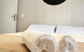 Apartamento Tranquilo Próximo ao Aeroporto. Sem taxa de limpeza